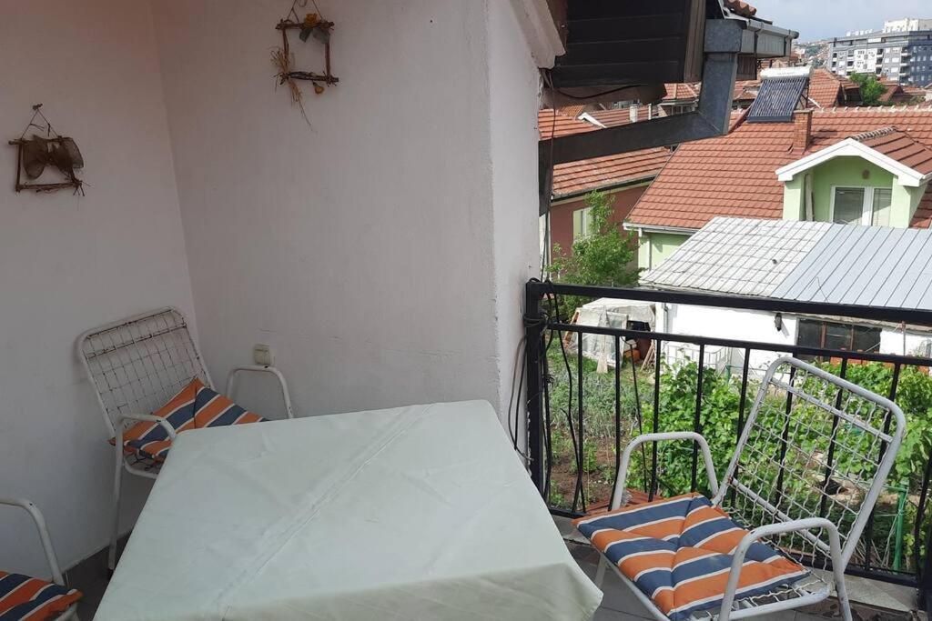 Stan Za Iznajmuvanje So Parking,Blisku Do Centar. Kumanovo Esterno foto